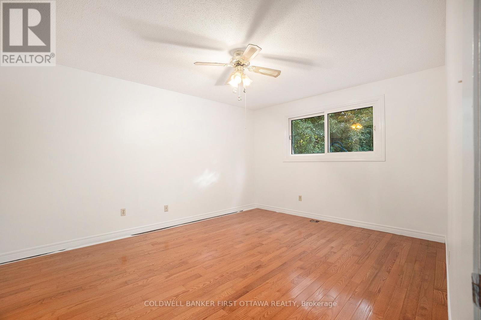 27 Ariel Court, Ottawa, Ontario  K2H 8J1 - Photo 8 - X12412266