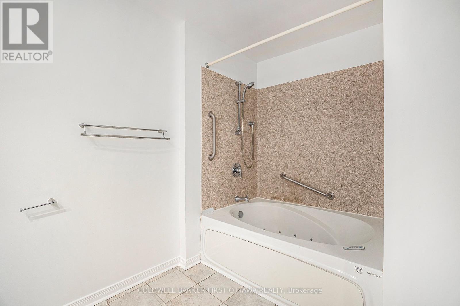27 Ariel Court, Ottawa, Ontario  K2H 8J1 - Photo 9 - X12412266