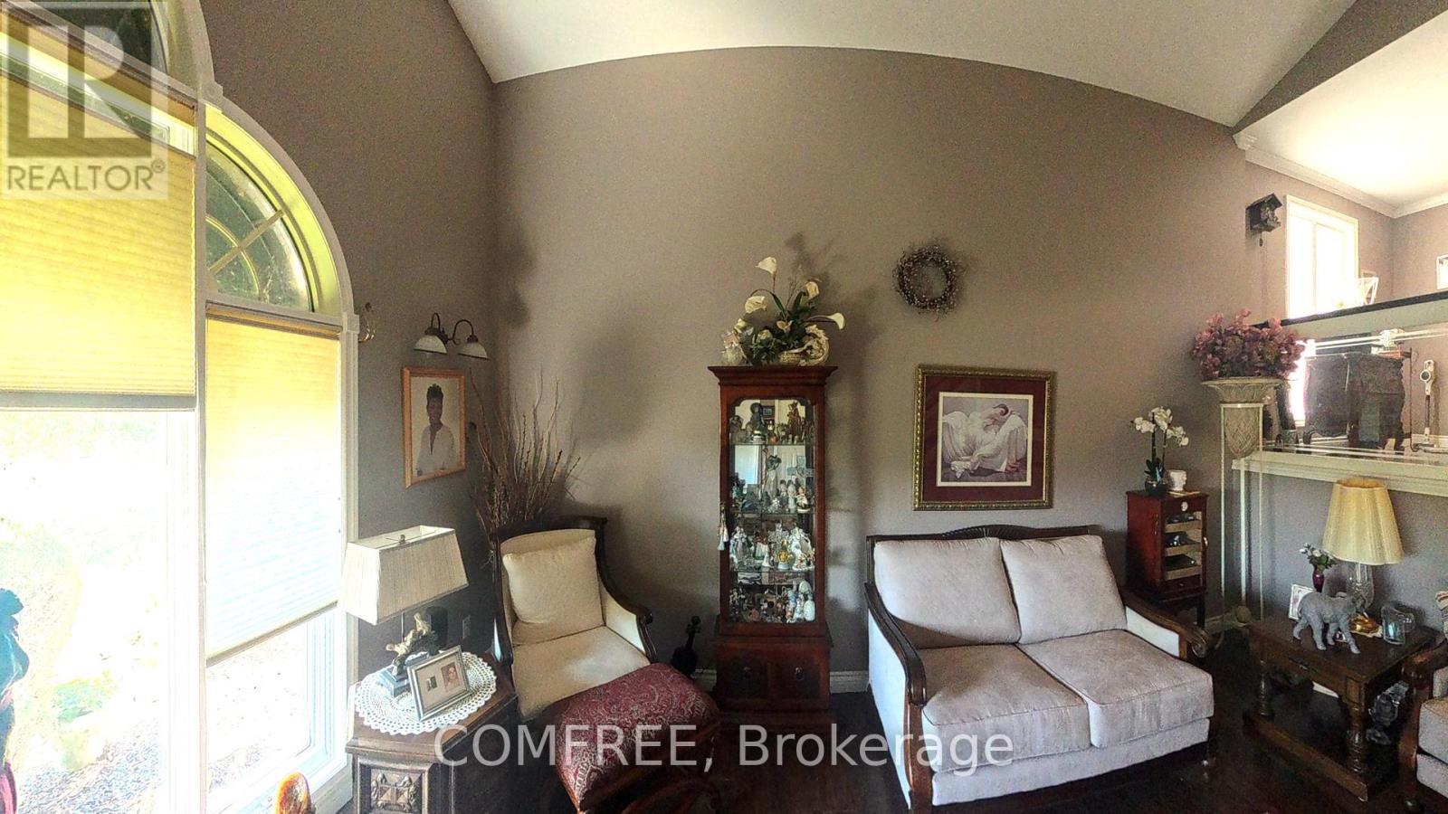 187 Terra Lou Drive, Lakeshore, Ontario  N0R 1A0 - Photo 12 - X12412274