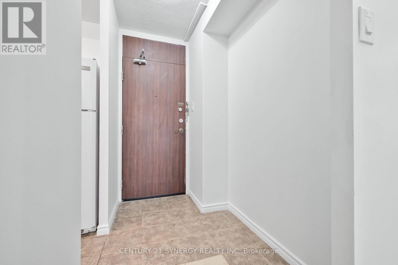 1410 - 2020 Jasmine Crescent, Ottawa, Ontario  K1J 8K5 - Photo 3 - X12412288