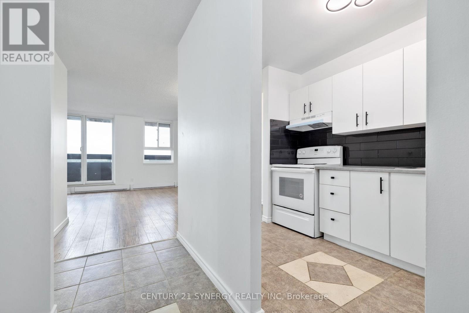 1410 - 2020 Jasmine Crescent, Ottawa, Ontario  K1J 8K5 - Photo 5 - X12412288
