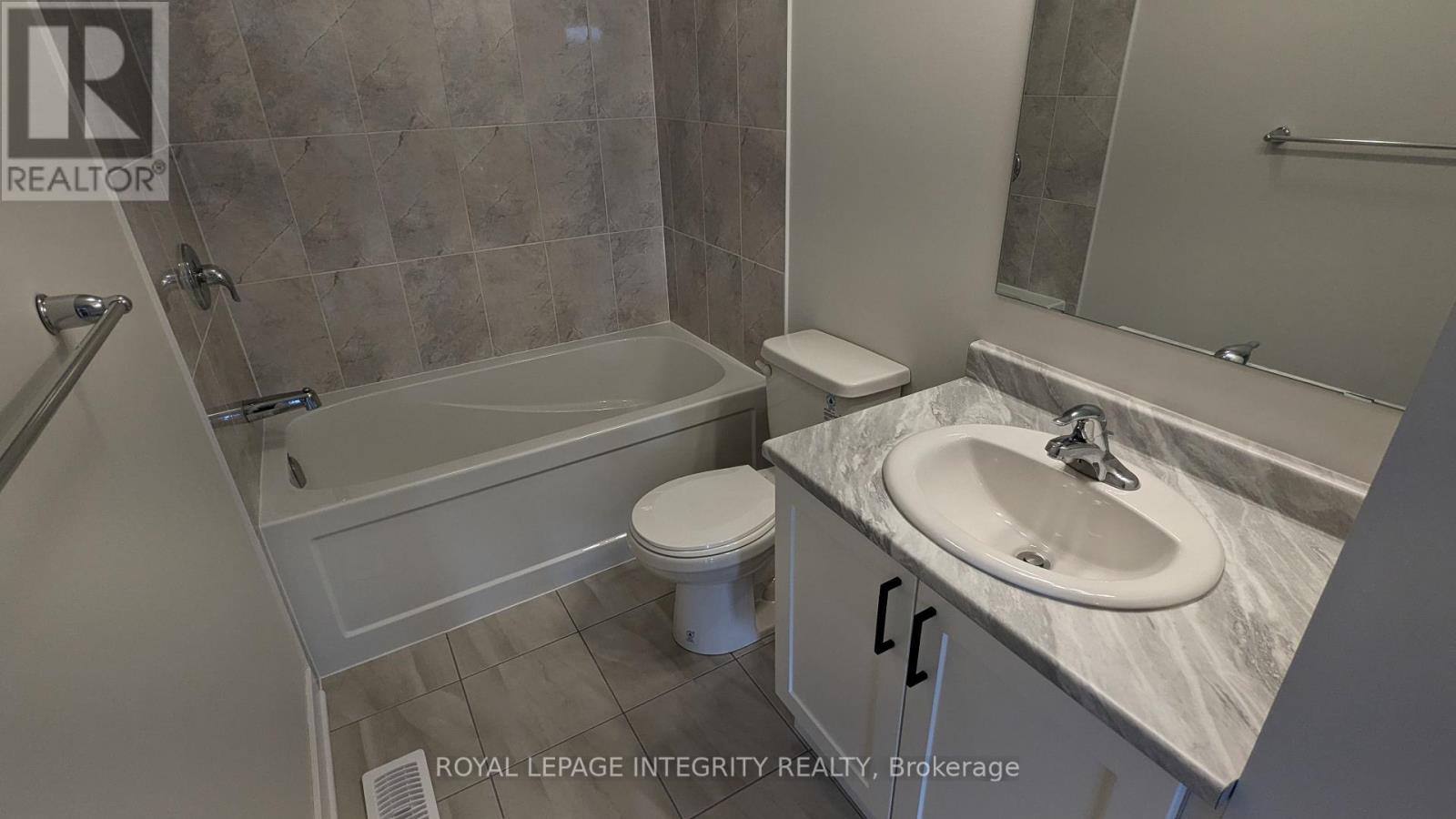 76 Franchise Private, Ottawa, Ontario  K2V 0S6 - Photo 15 - X12412324