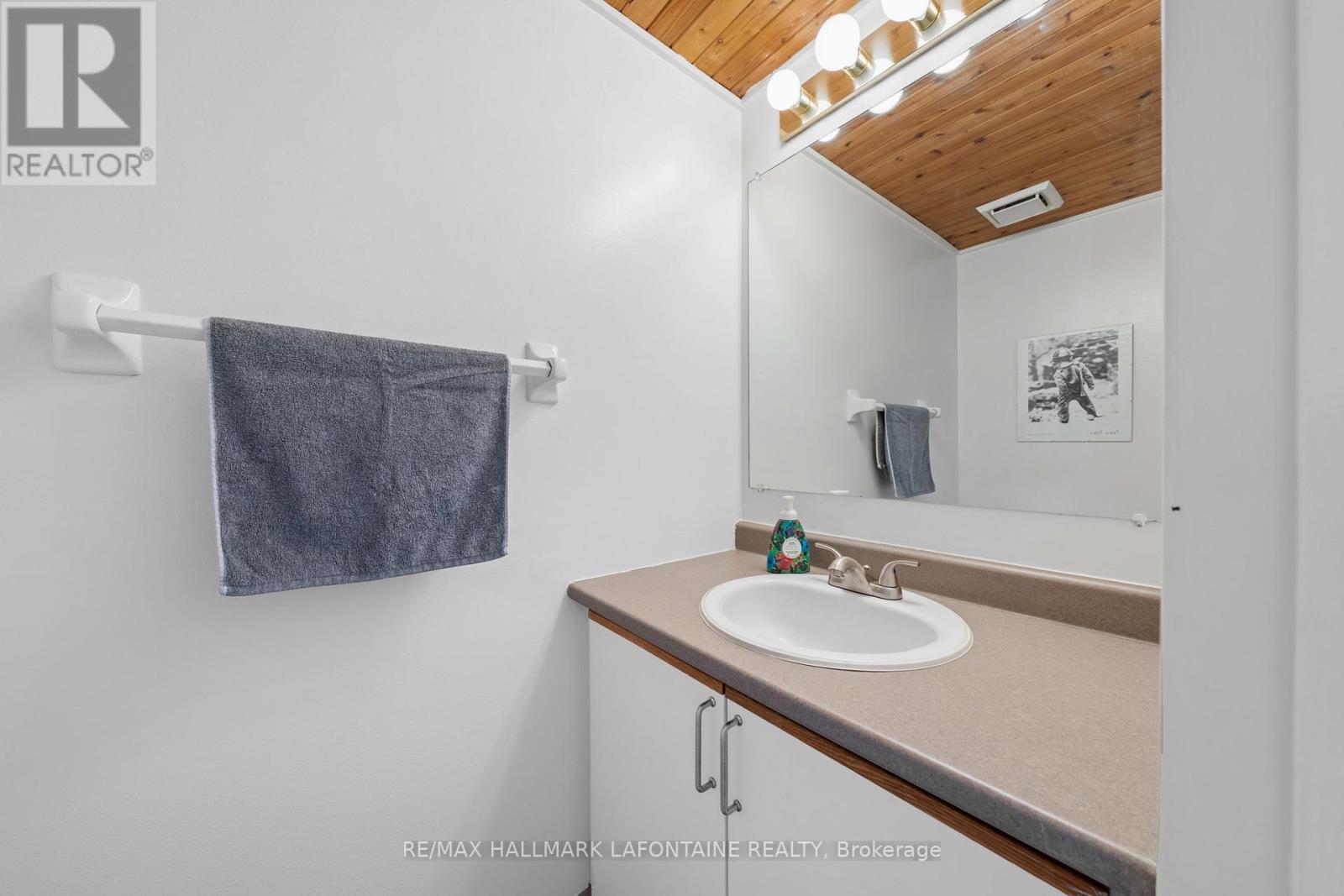 12 Crispin Private, Ottawa, Ontario  K1K 2T8 - Photo 17 - X12412355