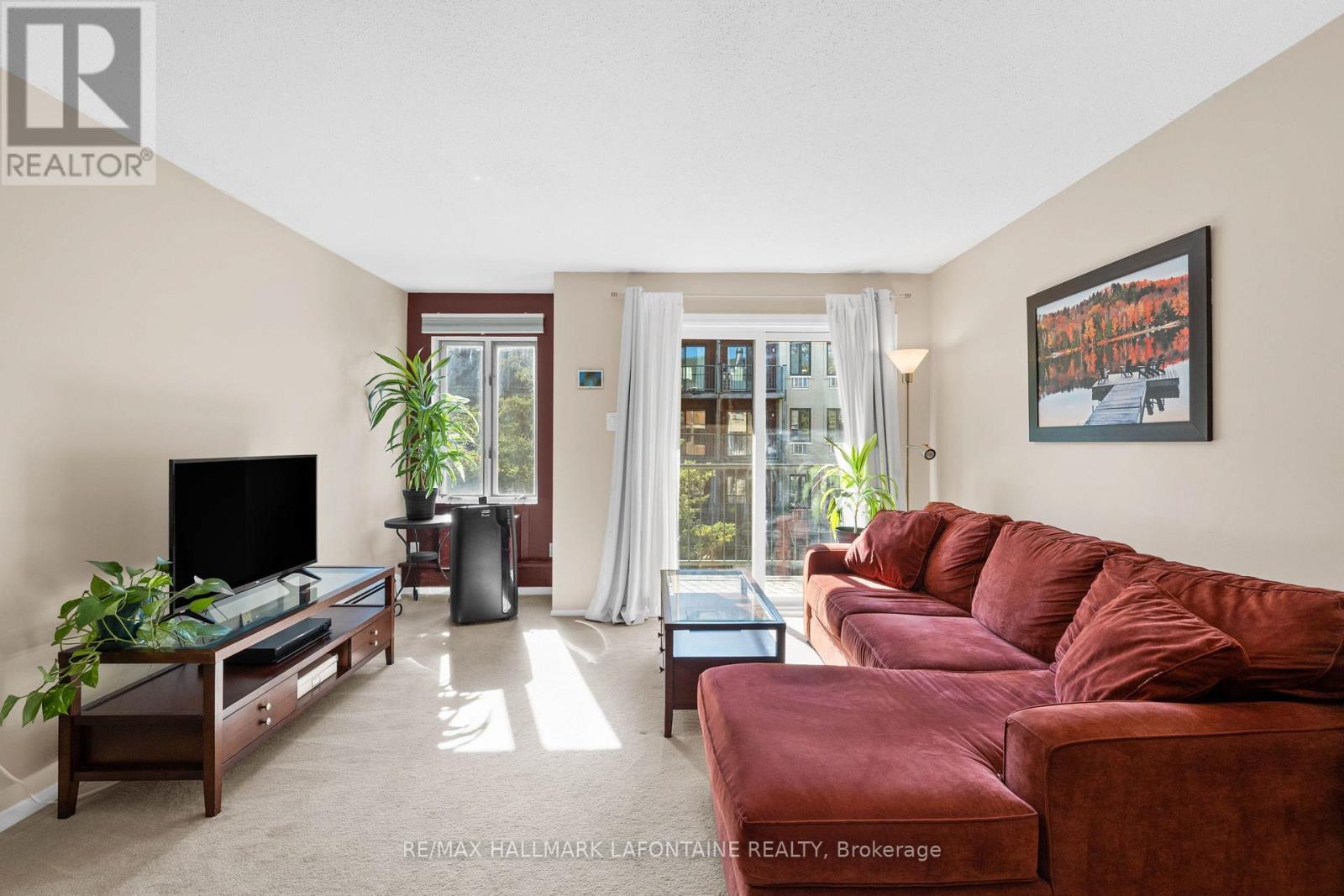 12 Crispin Private, Ottawa, Ontario  K1K 2T8 - Photo 5 - X12412355