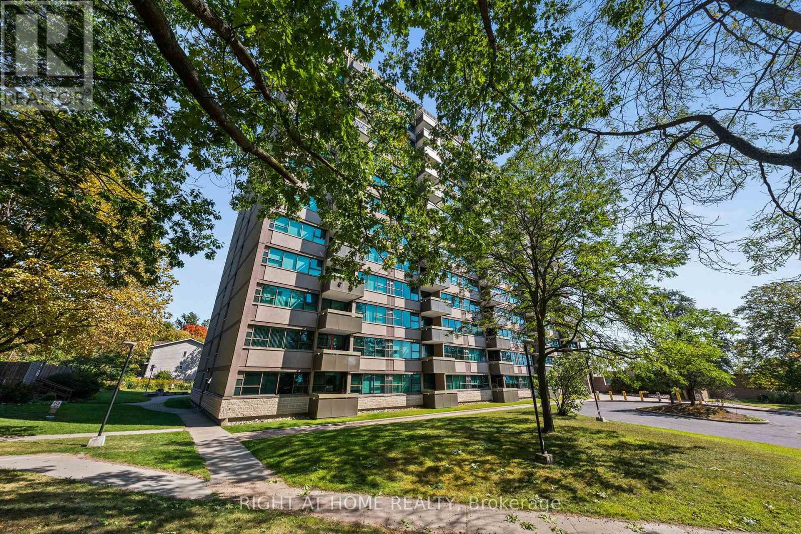 106 - 555 BRITTANY DRIVE, Ottawa, Ontario