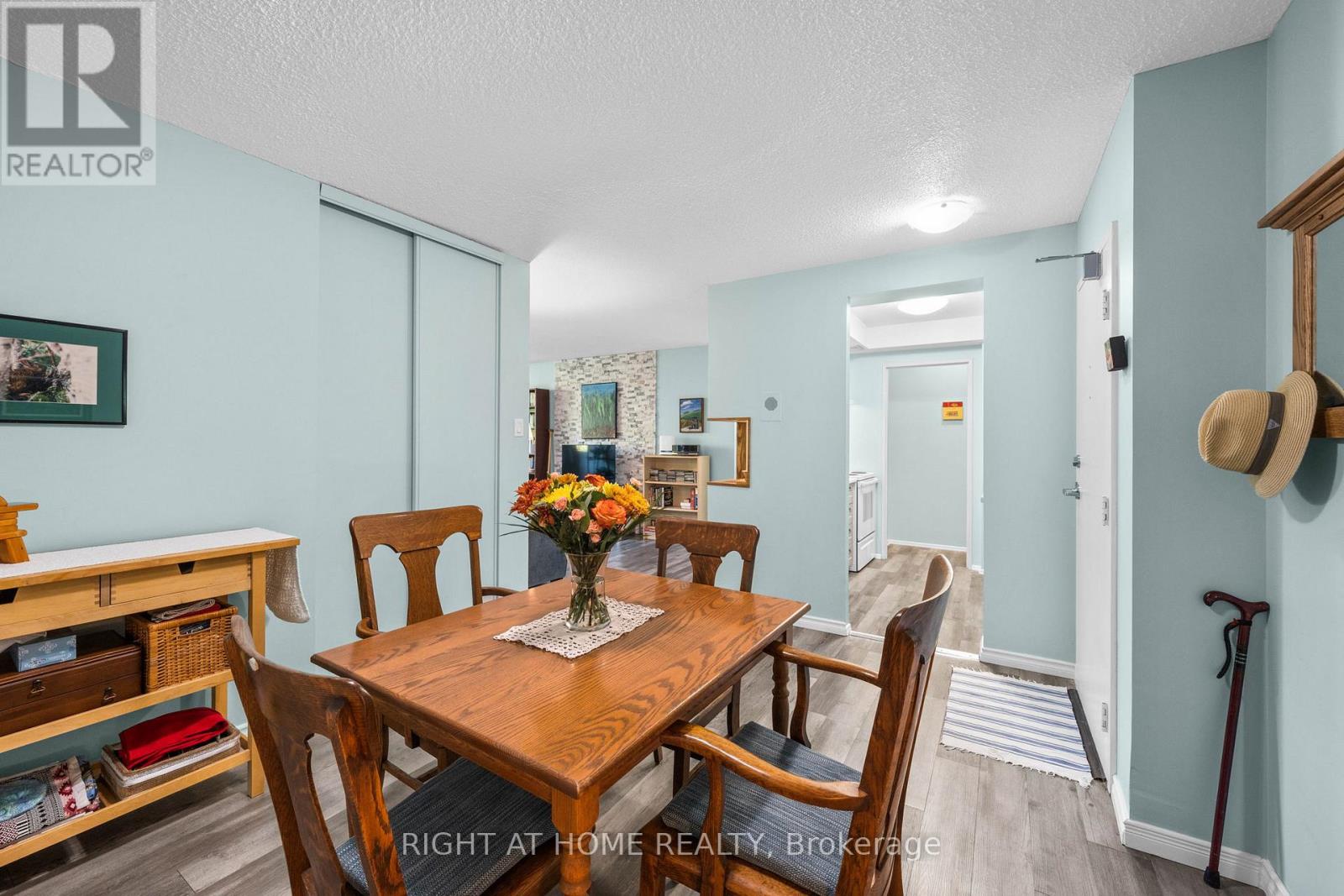 106 - 555 Brittany Drive, Ottawa, Ontario  K1K 4C5 - Photo 11 - X12412373