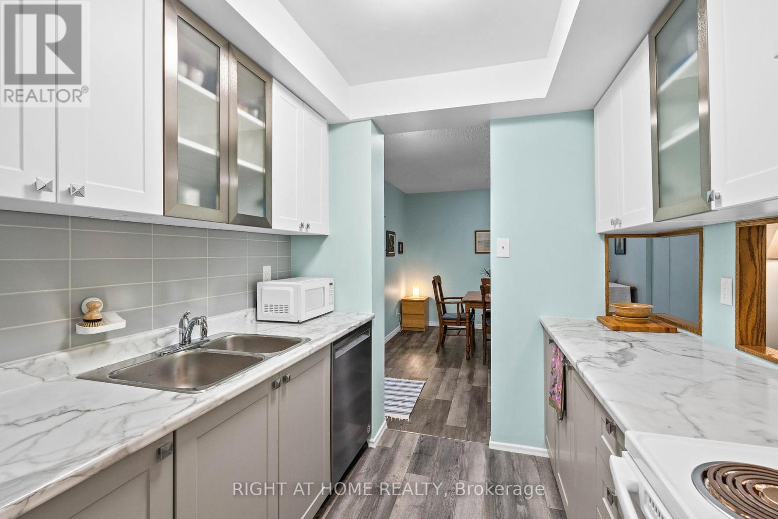 106 - 555 Brittany Drive, Ottawa, Ontario  K1K 4C5 - Photo 15 - X12412373