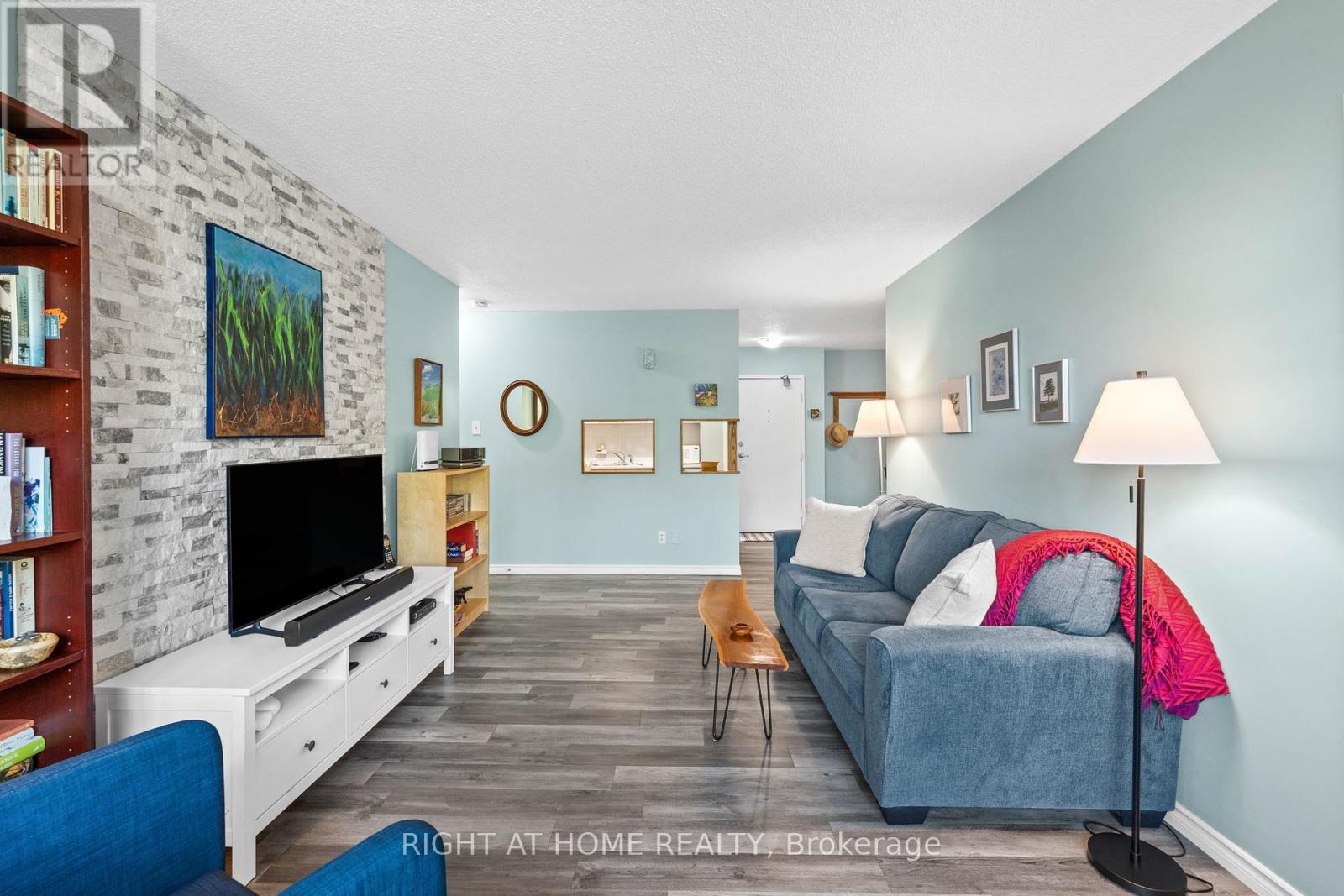 106 - 555 Brittany Drive, Ottawa, Ontario  K1K 4C5 - Photo 19 - X12412373