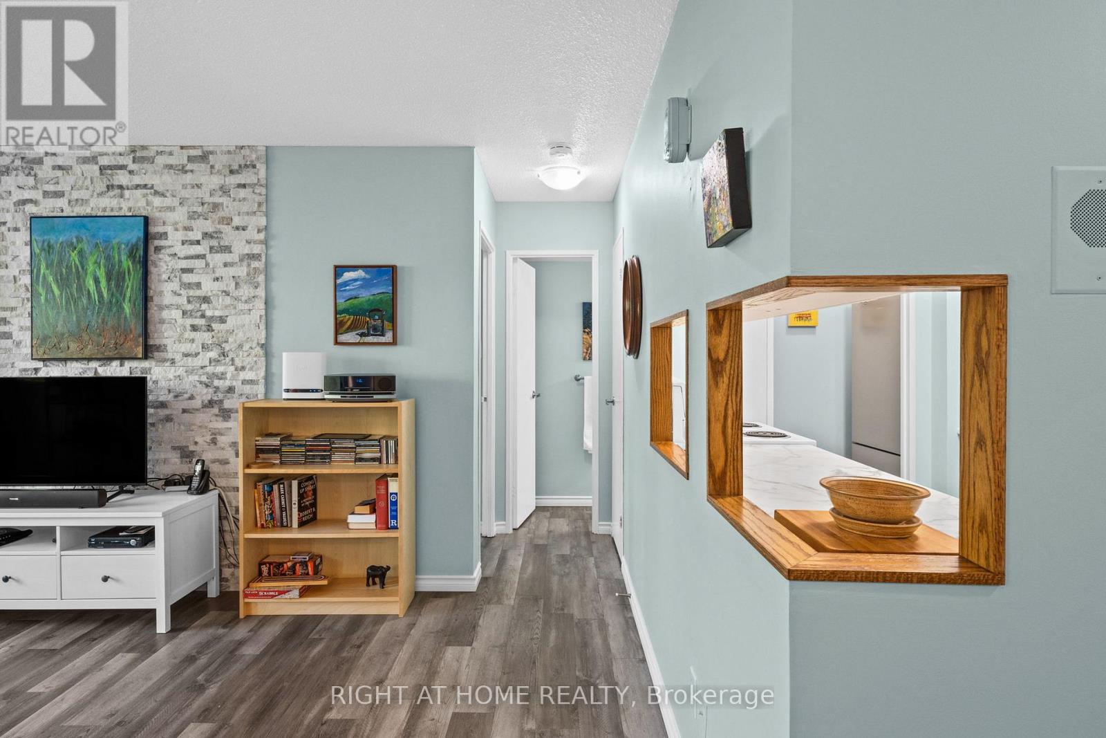 106 - 555 Brittany Drive, Ottawa, Ontario  K1K 4C5 - Photo 23 - X12412373
