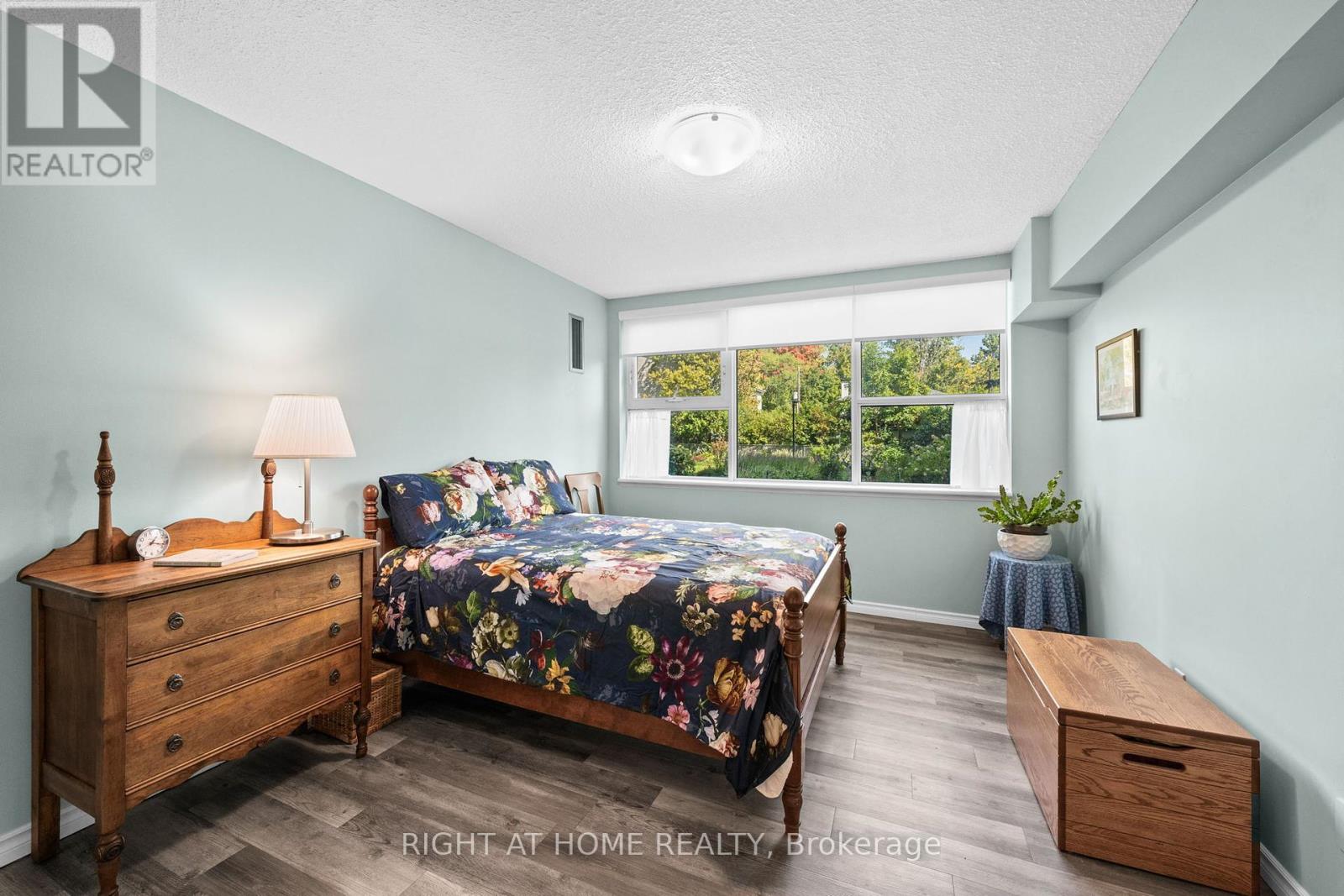 106 - 555 Brittany Drive, Ottawa, Ontario  K1K 4C5 - Photo 27 - X12412373