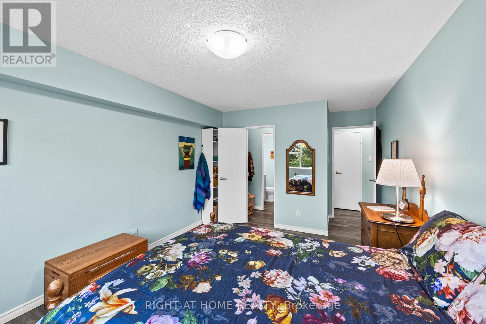 106 - 555 Brittany Drive, Ottawa, Ontario  K1K 4C5 - Photo 28 - X12412373