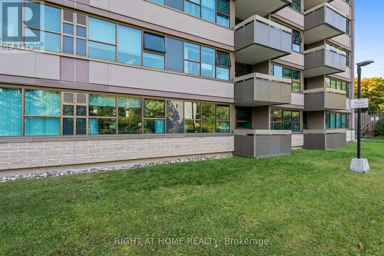 106 - 555 Brittany Drive, Ottawa, Ontario  K1K 4C5 - Photo 34 - X12412373