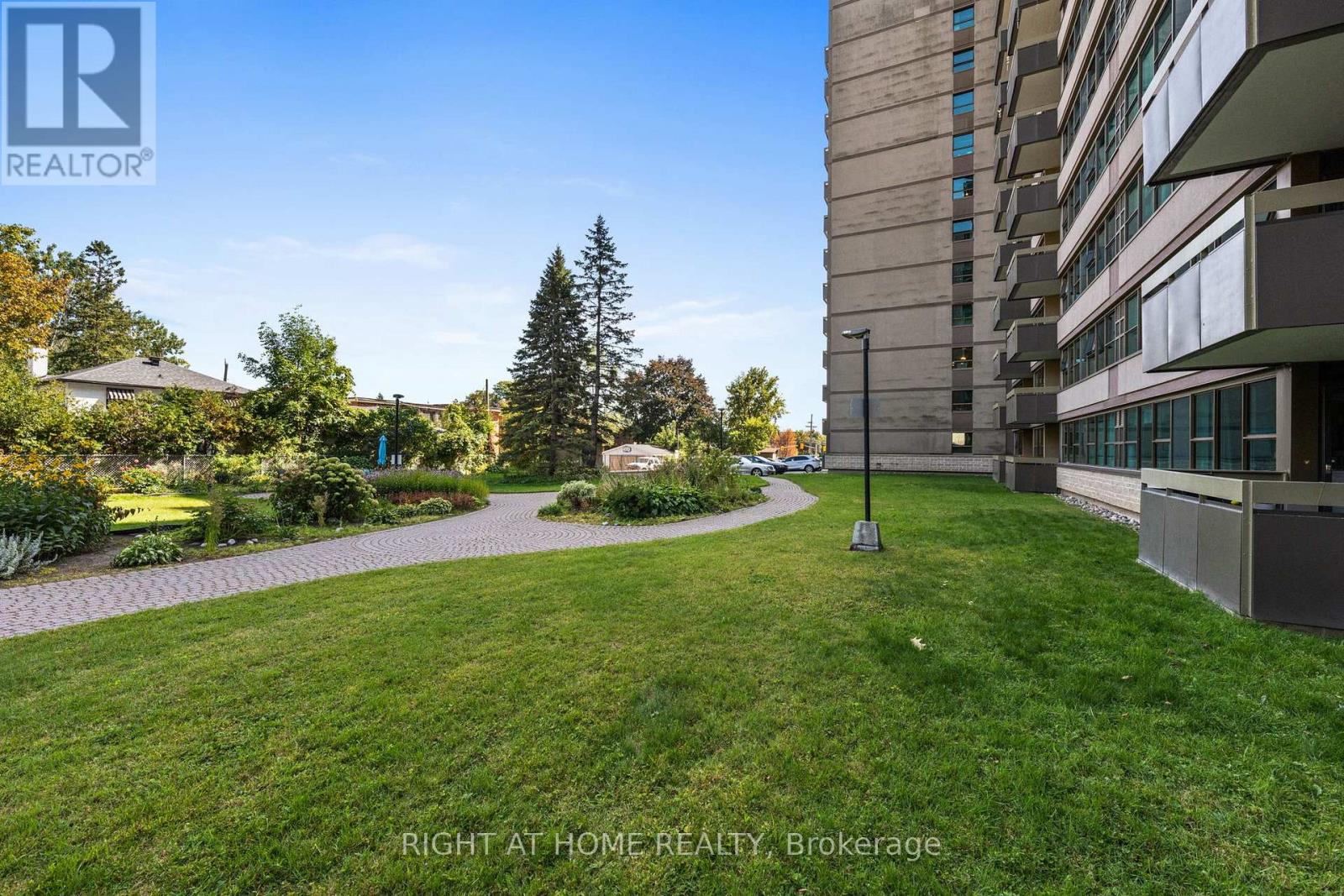 106 - 555 Brittany Drive, Ottawa, Ontario  K1K 4C5 - Photo 36 - X12412373