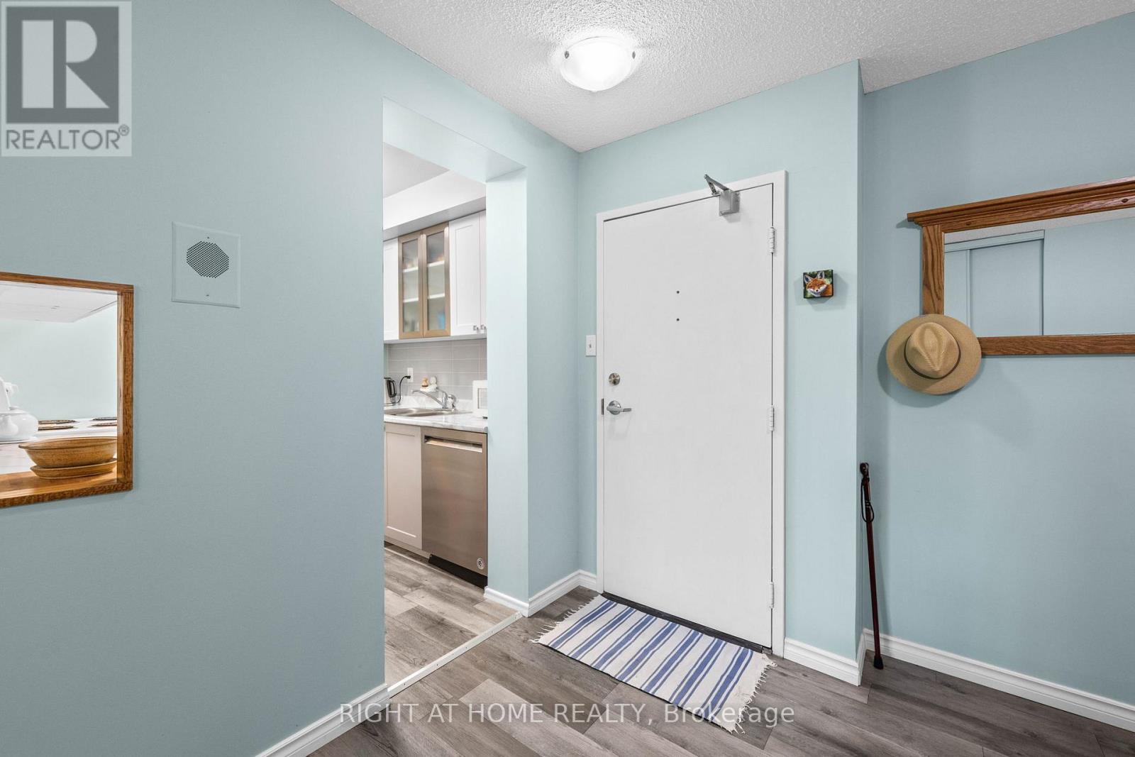 106 - 555 Brittany Drive, Ottawa, Ontario  K1K 4C5 - Photo 8 - X12412373