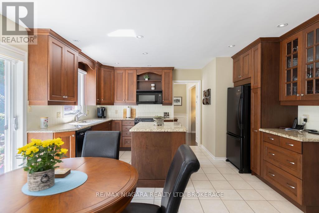 Property at 24 GOLDEN BOULEVARD image 5