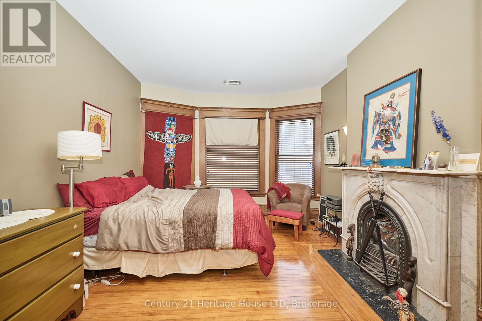 8 Montebello Place, St. Catharines, Ontario  L2R 6B6 - Photo 20 - X12412228