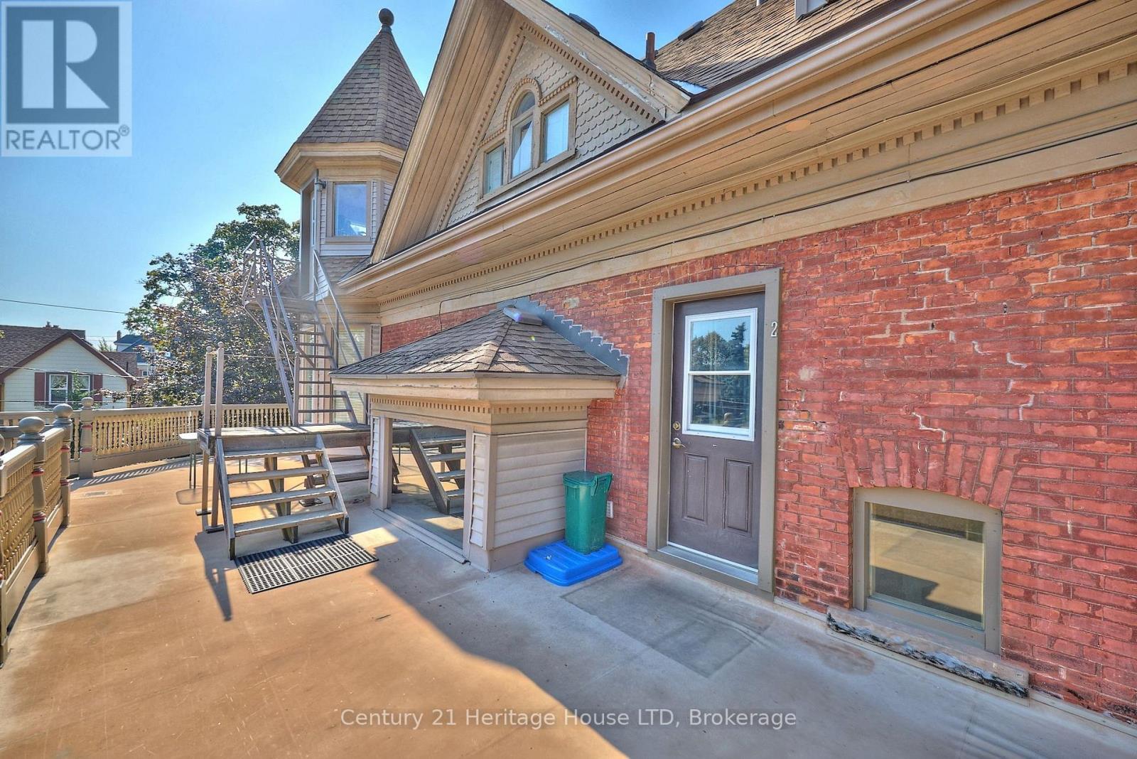 8 Montebello Place, St. Catharines, Ontario  L2R 6B6 - Photo 22 - X12412228