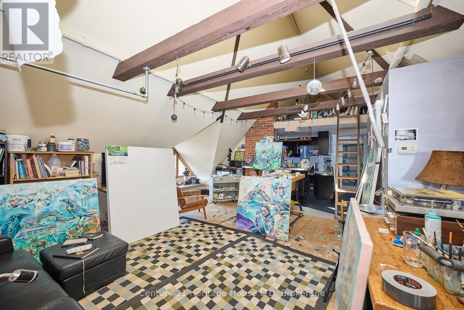 8 Montebello Place, St. Catharines, Ontario  L2R 6B6 - Photo 34 - X12412228