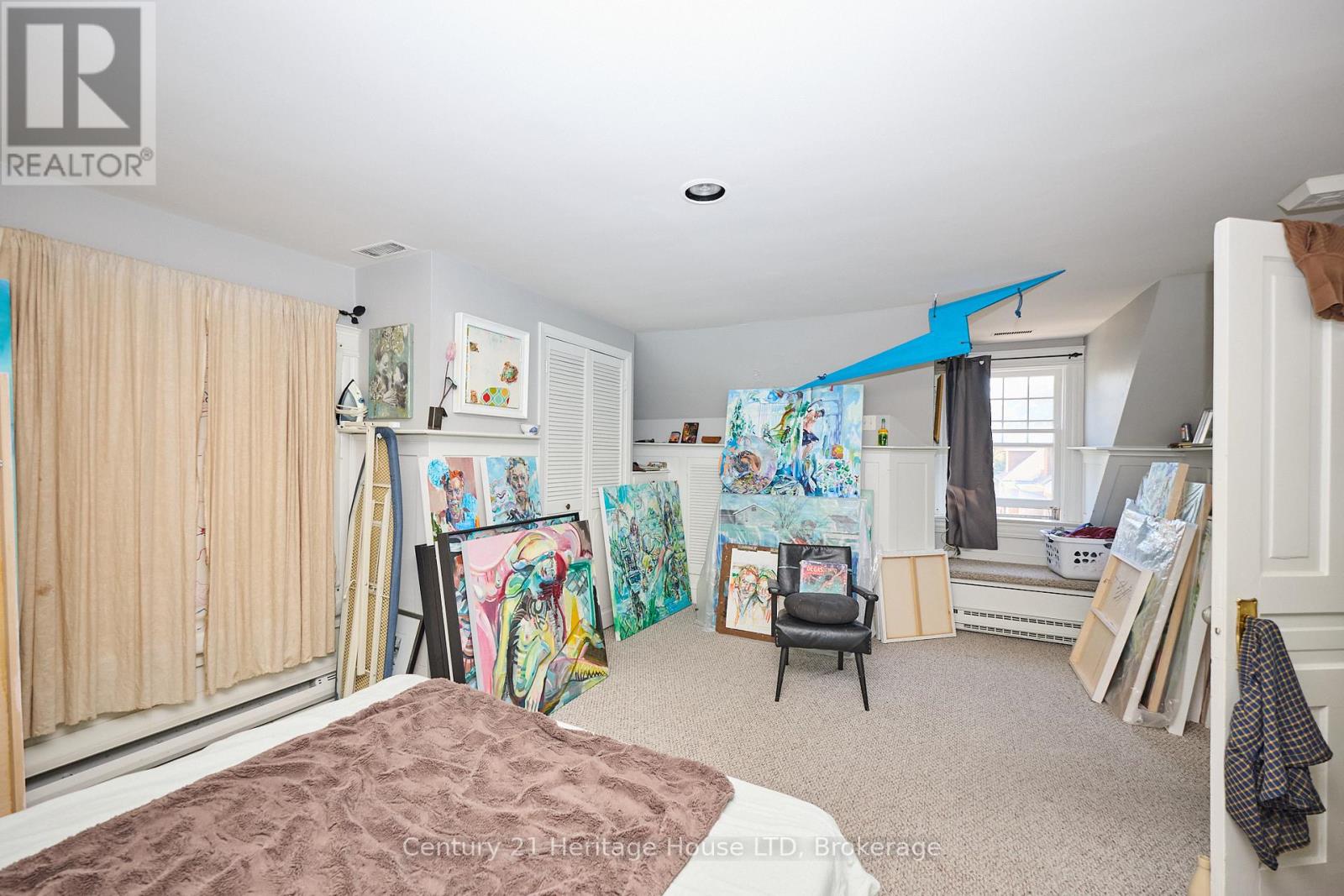 8 Montebello Place, St. Catharines, Ontario  L2R 6B6 - Photo 37 - X12412228