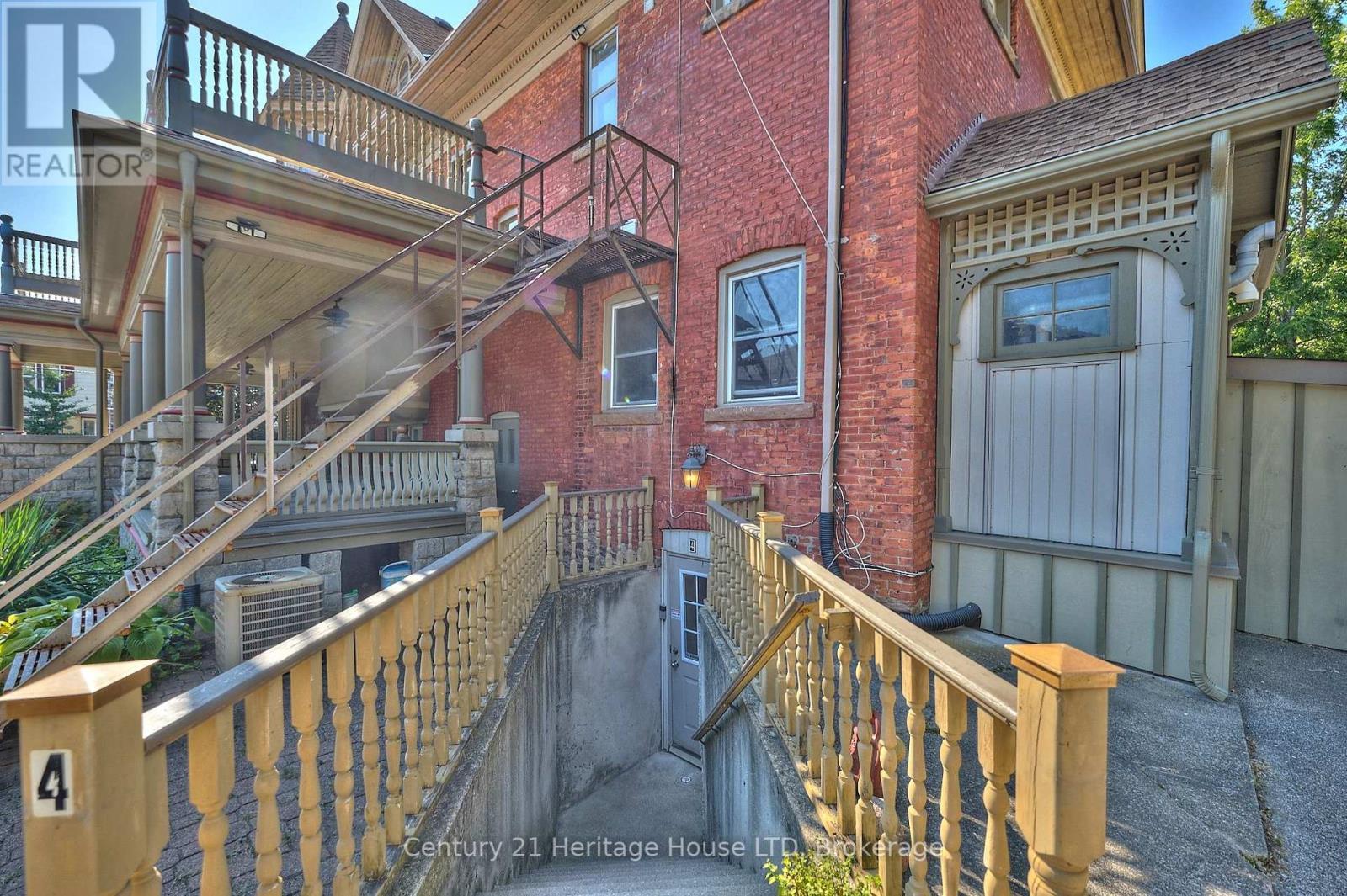 8 Montebello Place, St. Catharines, Ontario  L2R 6B6 - Photo 40 - X12412228