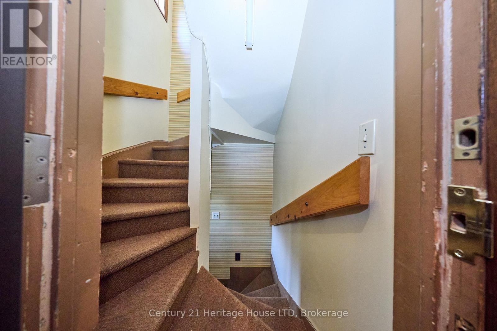 8 Montebello Place, St. Catharines, Ontario  L2R 6B6 - Photo 43 - X12412228