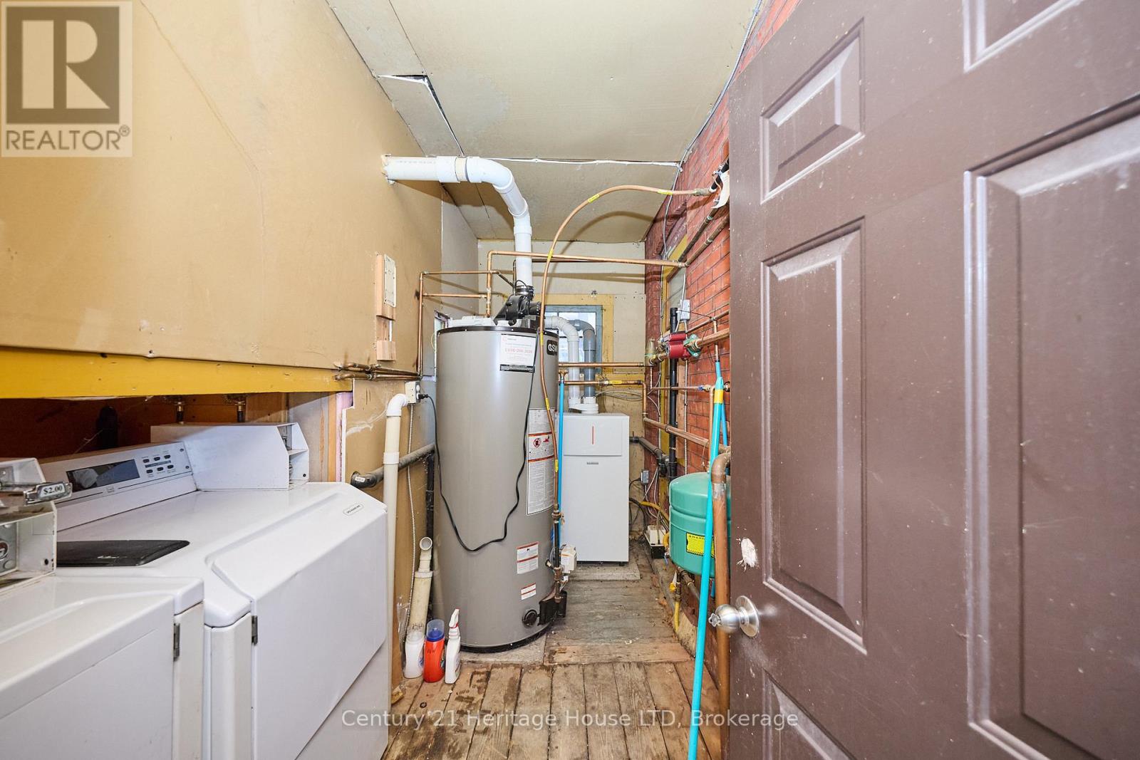 8 Montebello Place, St. Catharines, Ontario  L2R 6B6 - Photo 44 - X12412228