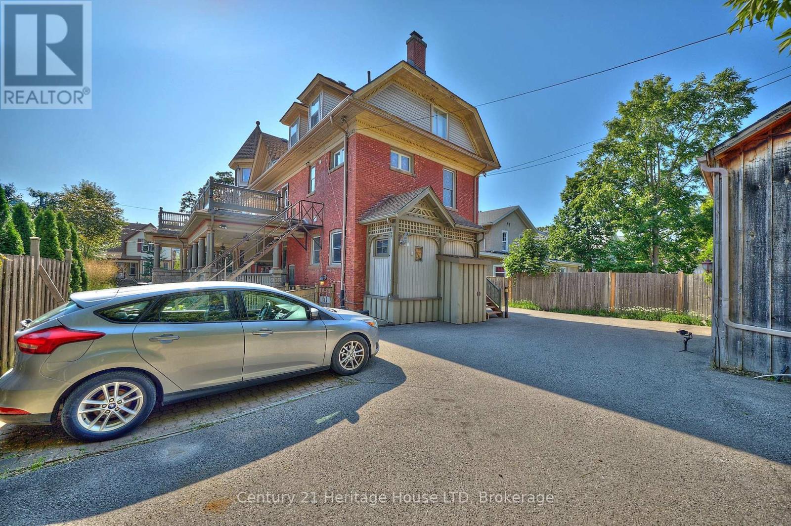 8 Montebello Place, St. Catharines, Ontario  L2R 6B6 - Photo 45 - X12412228