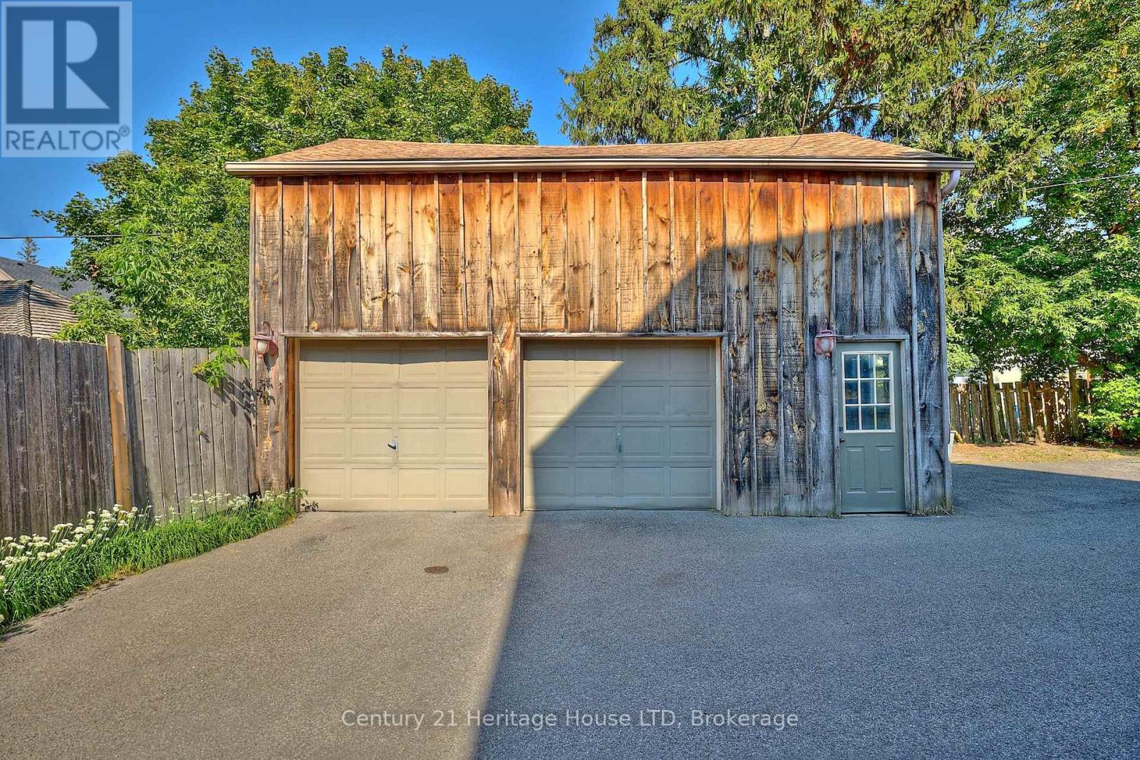 8 Montebello Place, St. Catharines, Ontario  L2R 6B6 - Photo 46 - X12412228