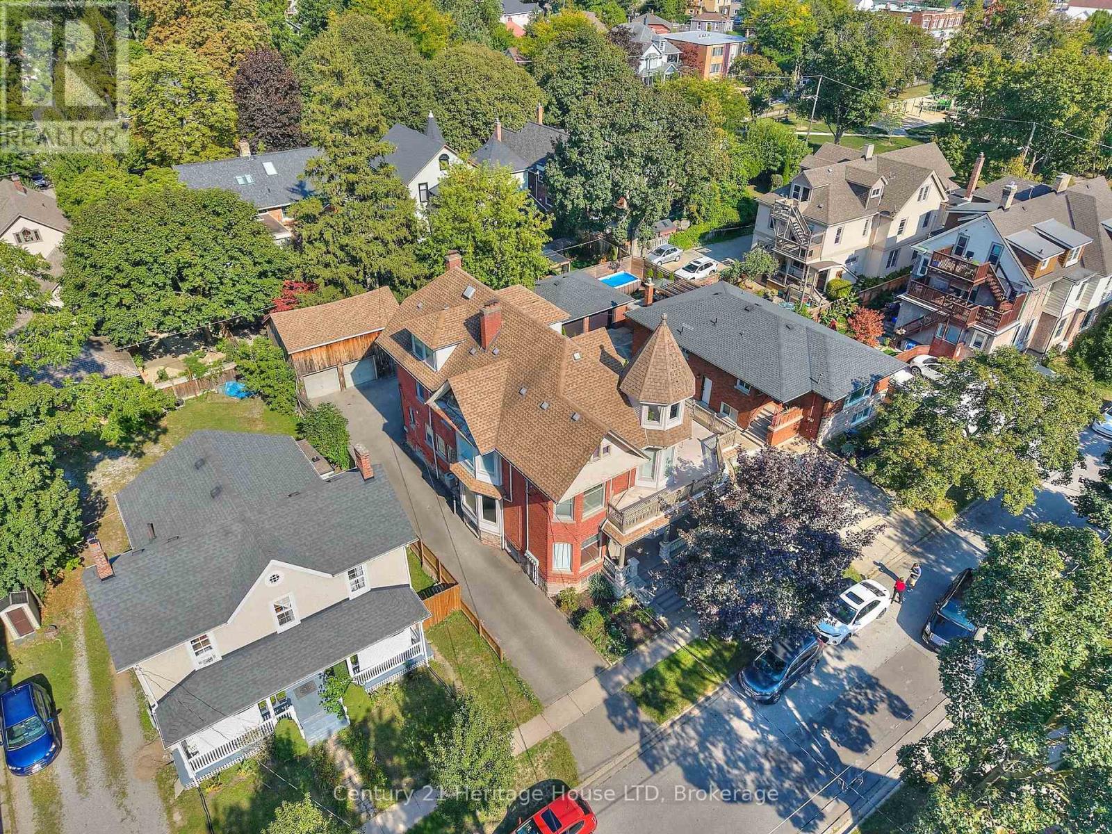 8 Montebello Place, St. Catharines, Ontario  L2R 6B6 - Photo 49 - X12412228