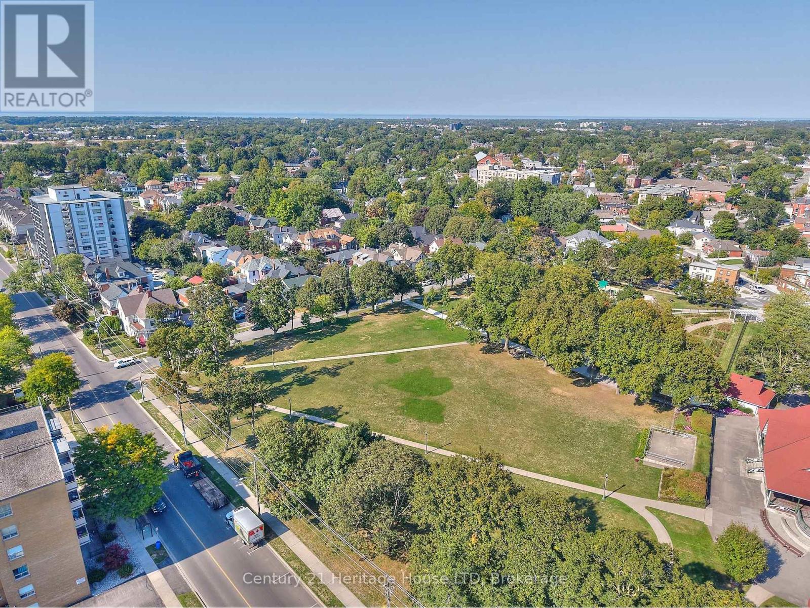 8 Montebello Place, St. Catharines, Ontario  L2R 6B6 - Photo 50 - X12412228