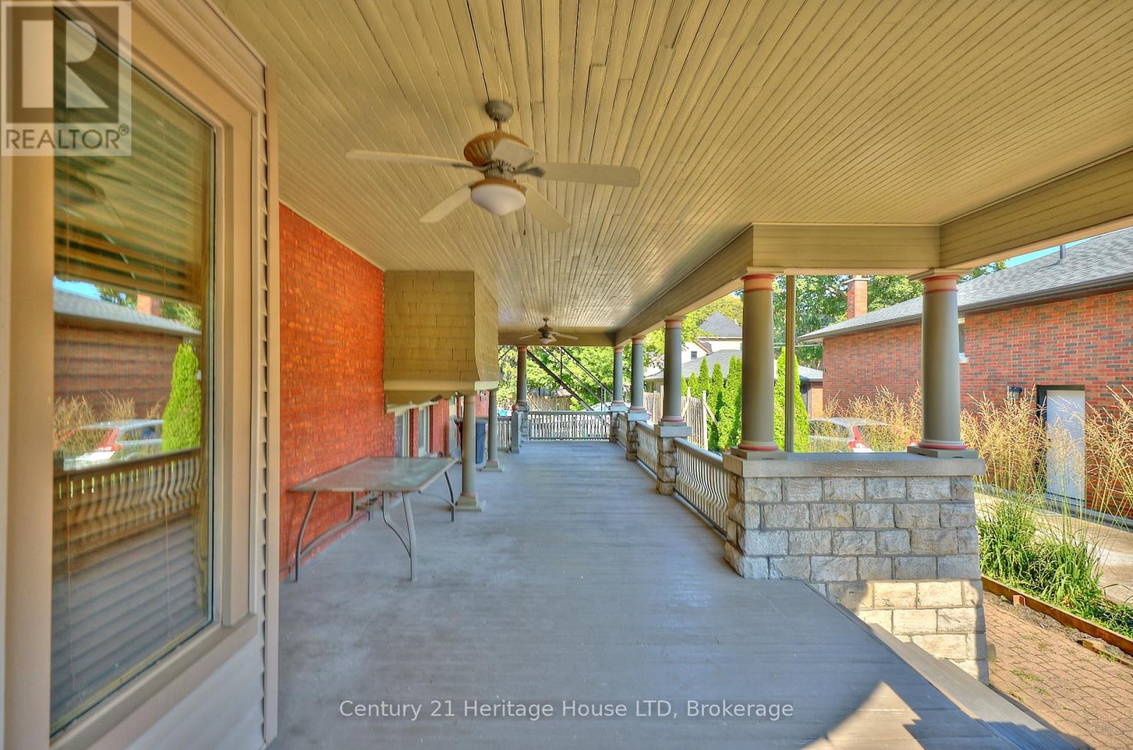 8 Montebello Place, St. Catharines, Ontario  L2R 6B6 - Photo 7 - X12412228