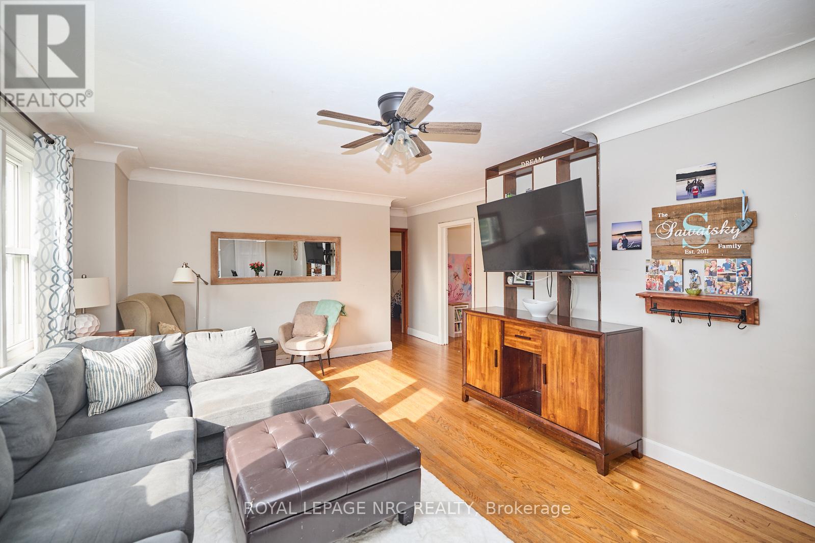 5079 Park Avenue, Lincoln, Ontario  L3J 0H9 - Photo 12 - X12412272