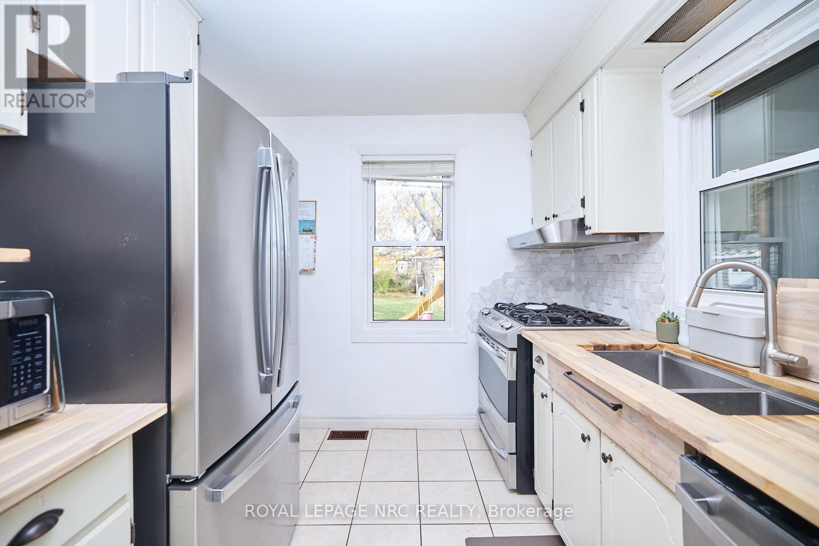 5079 Park Avenue, Lincoln, Ontario  L3J 0H9 - Photo 22 - X12412272