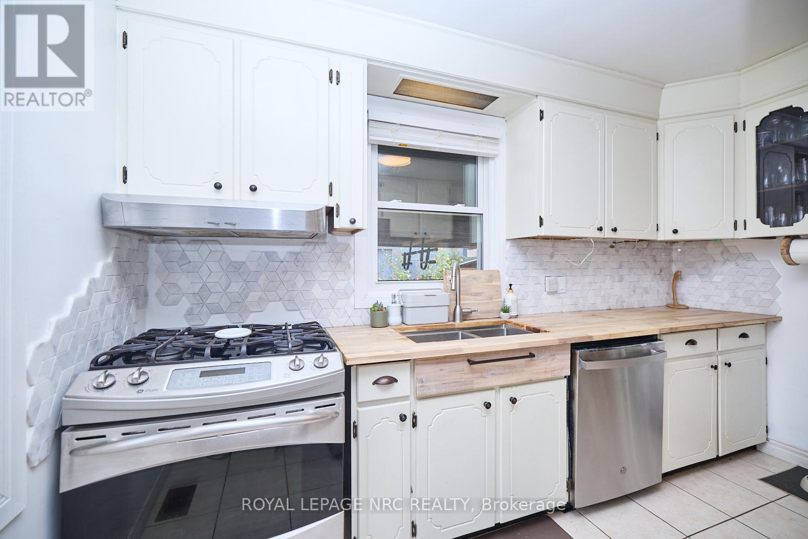 5079 Park Avenue, Lincoln, Ontario  L3J 0H9 - Photo 23 - X12412272