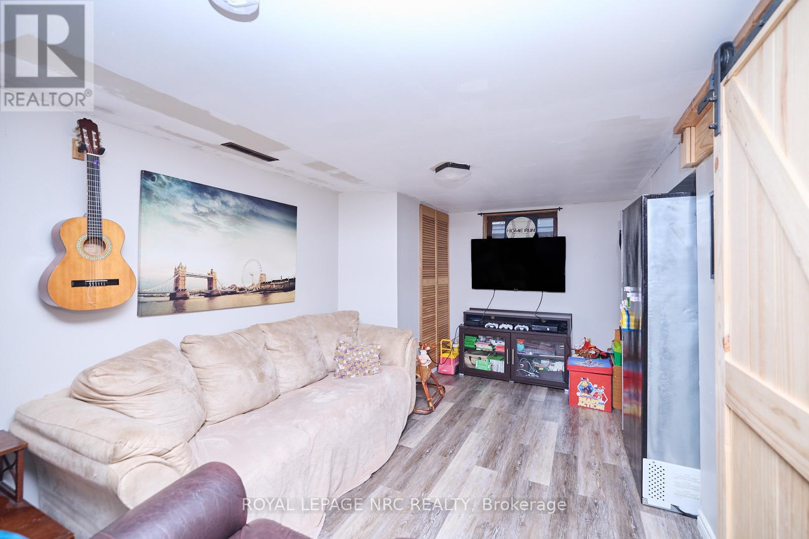 5079 Park Avenue, Lincoln, Ontario  L3J 0H9 - Photo 25 - X12412272