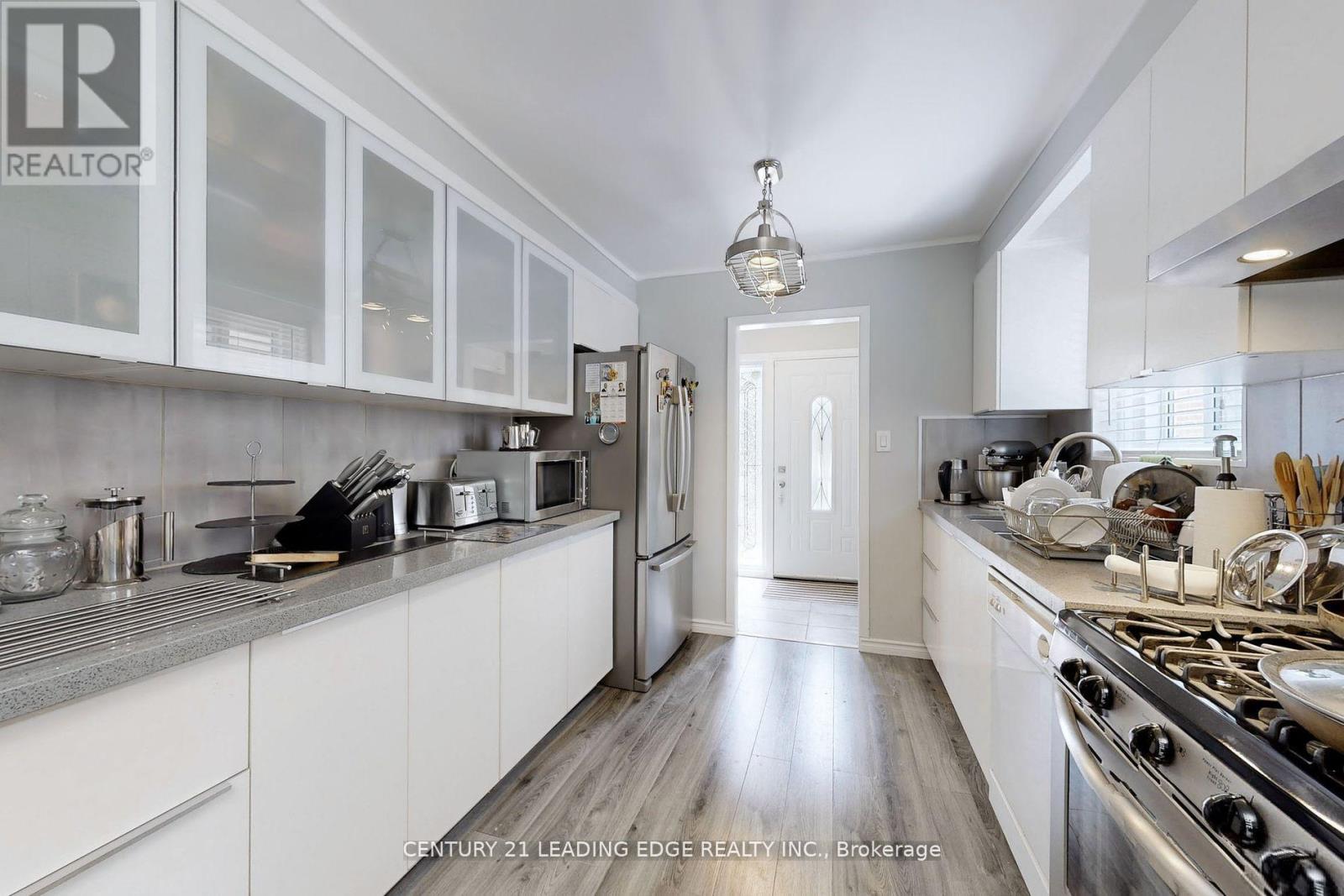 46 Budworth Drive, Toronto, Ontario  M1E 3H9 - Photo 9 - E12246357