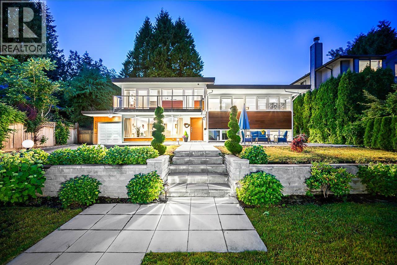 1555 LAWSON AVENUE, West Vancouver, British Columbia