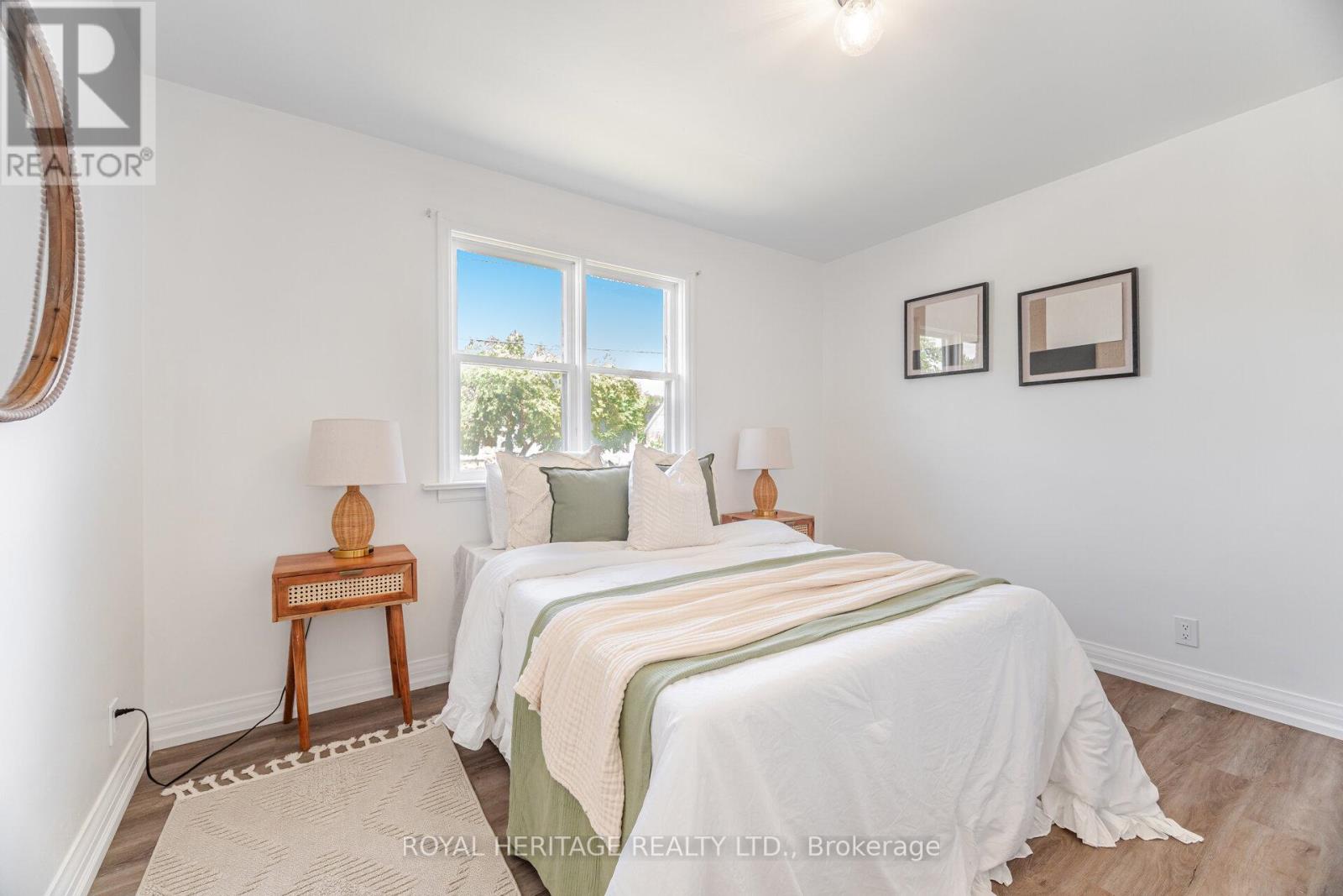 241 Marquette Avenue, Oshawa, Ontario  L1J 1W3 - Photo 9 - E12412273