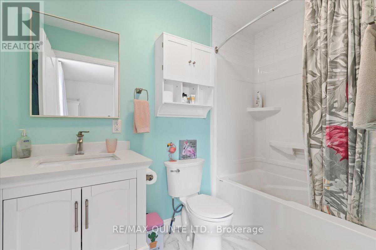 806 Newburgh Road, Stone Mills, Ontario  K7R 3L2 - Photo 30 - X12412315