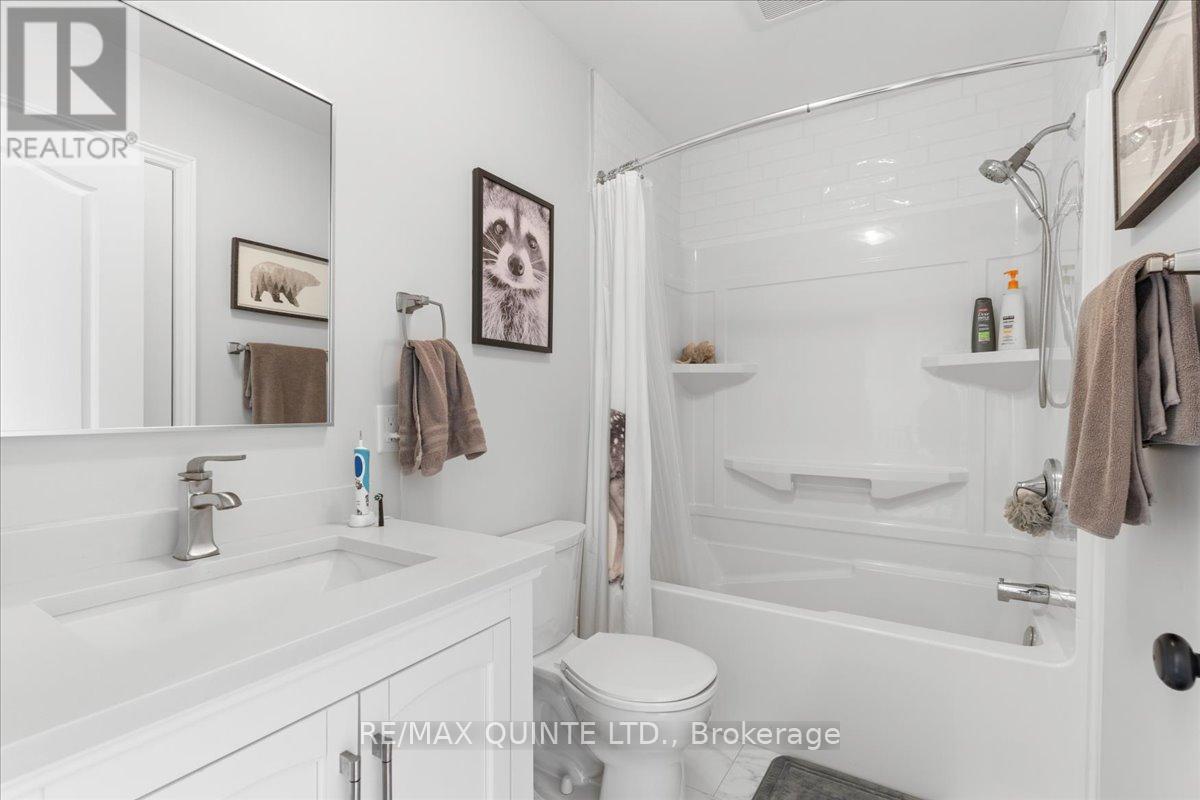 806 Newburgh Road, Stone Mills, Ontario  K7R 3L2 - Photo 32 - X12412315