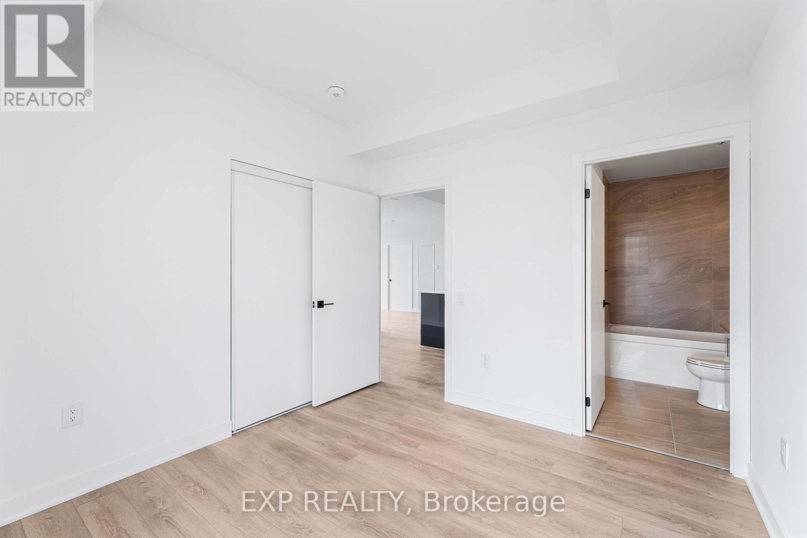 1217 - 2782 Barton St Street E, Hamilton, Ontario  L8E 0L3 - Photo 11 - X12350903