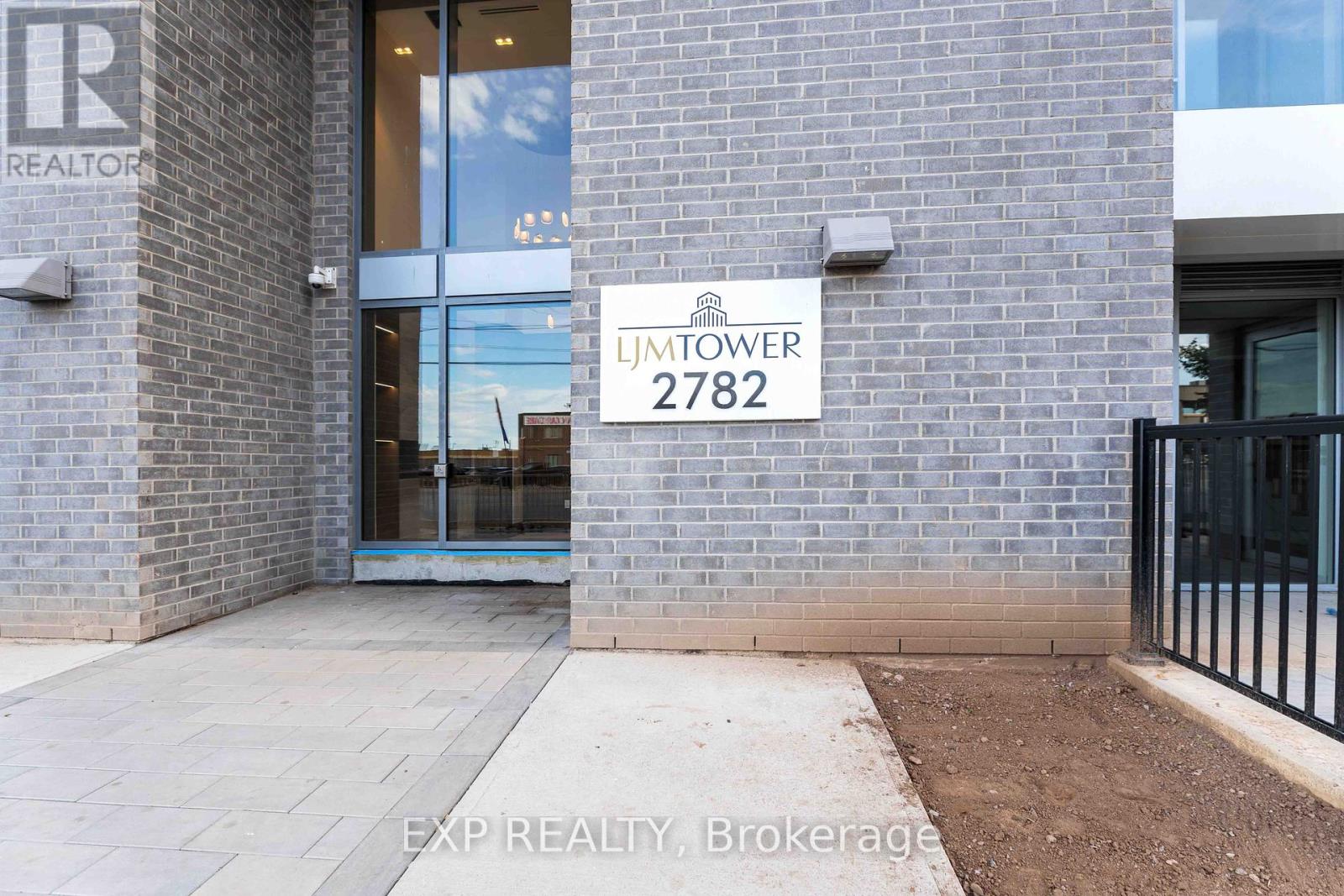 1217 - 2782 Barton St Street E, Hamilton, Ontario  L8E 0L3 - Photo 4 - X12350903