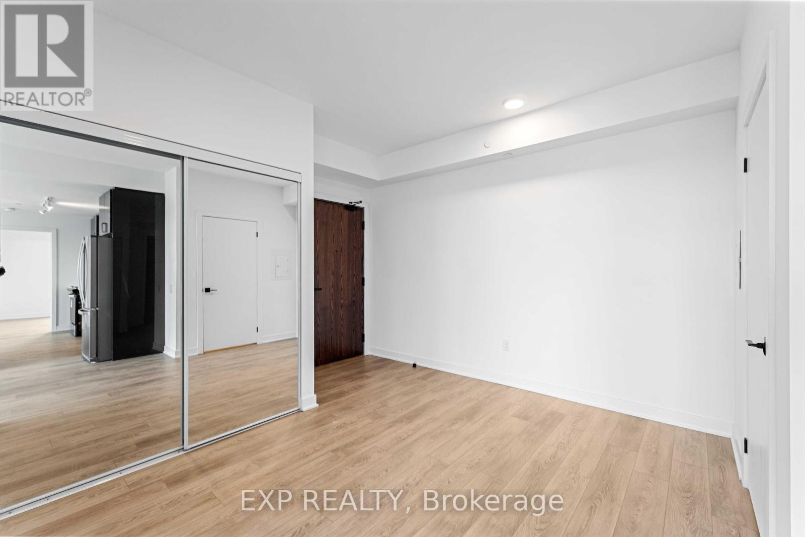 1217 - 2782 Barton St Street E, Hamilton, Ontario  L8E 0L3 - Photo 6 - X12350903
