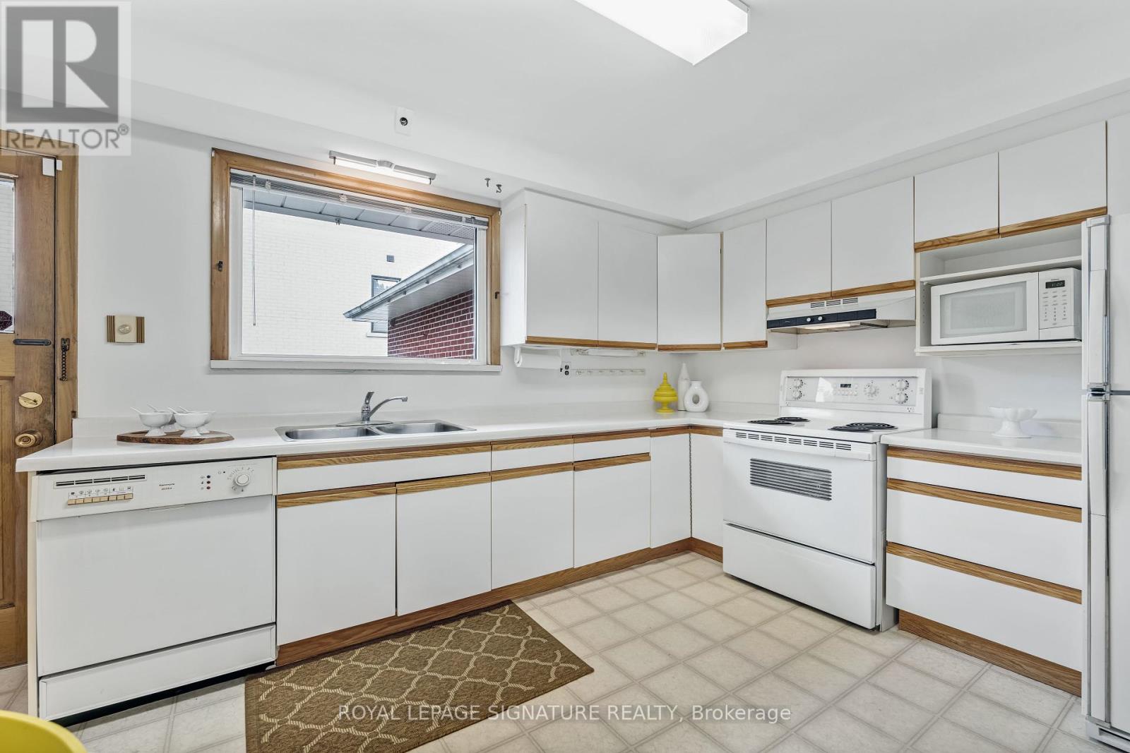 186 Burbank Drive, Toronto (Bayview Village), Ontario  M2K 1P4 - Photo 10 - C12412164