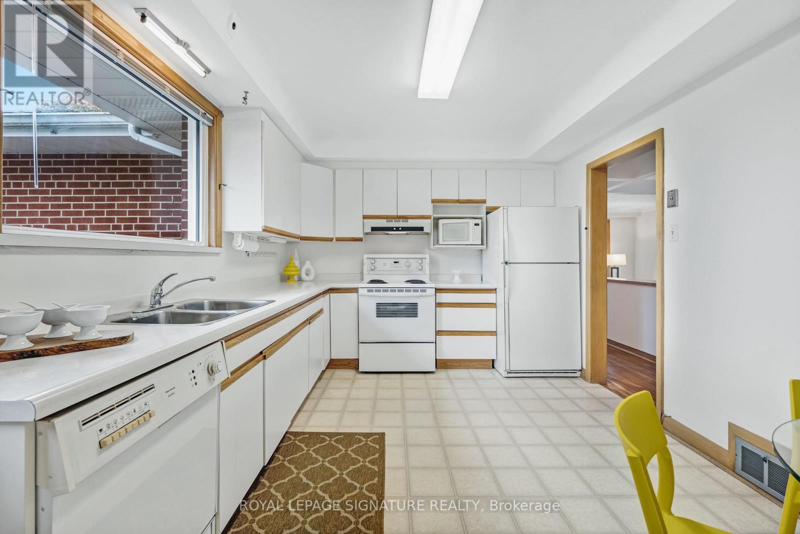 186 Burbank Drive, Toronto (Bayview Village), Ontario  M2K 1P4 - Photo 11 - C12412164