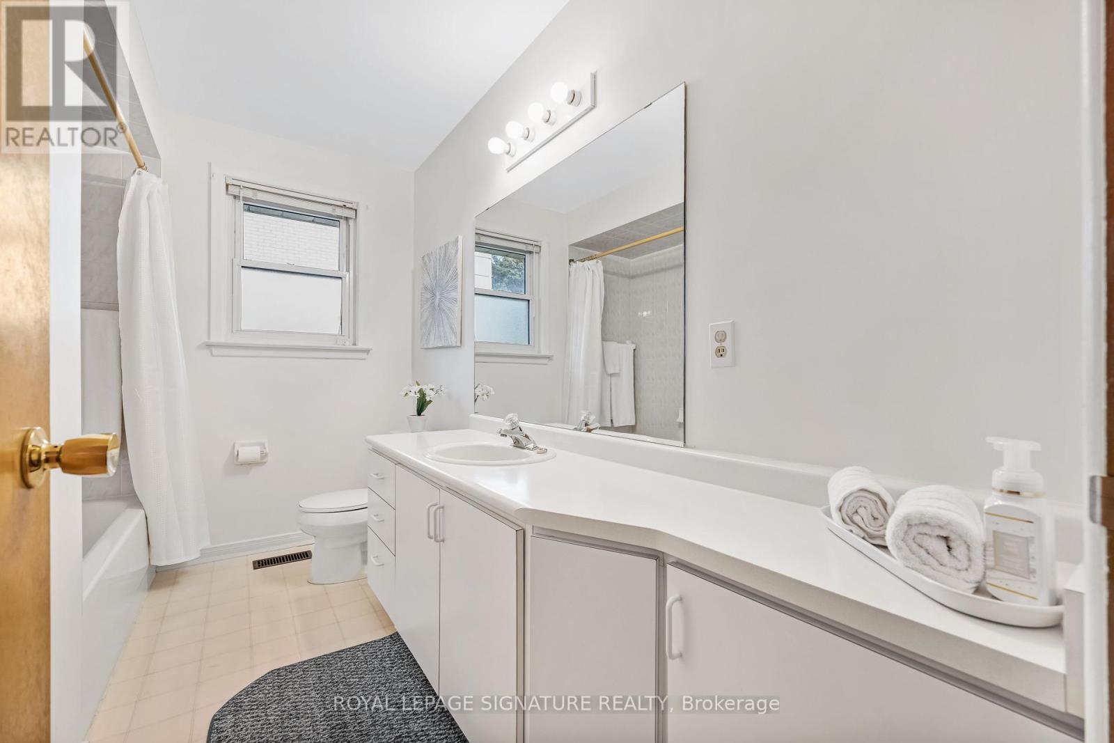 186 Burbank Drive, Toronto (Bayview Village), Ontario  M2K 1P4 - Photo 20 - C12412164