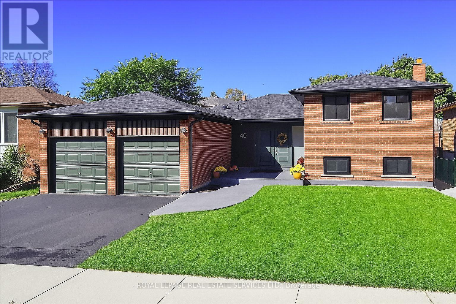 LOWER - 40 D'ARCY MAGEE CRESCENT, Toronto, Ontario