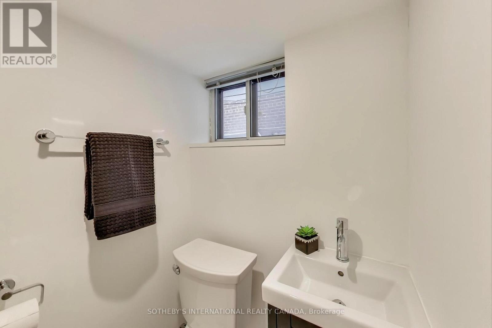 159 Glenmount Park Road, Toronto, Ontario  M4E 2N3 - Photo 38 - E12412128