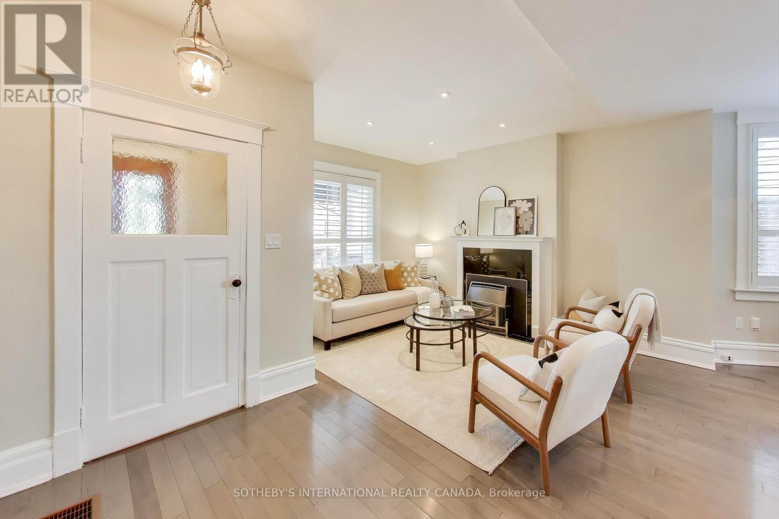159 Glenmount Park Road, Toronto, Ontario  M4E 2N3 - Photo 6 - E12412128