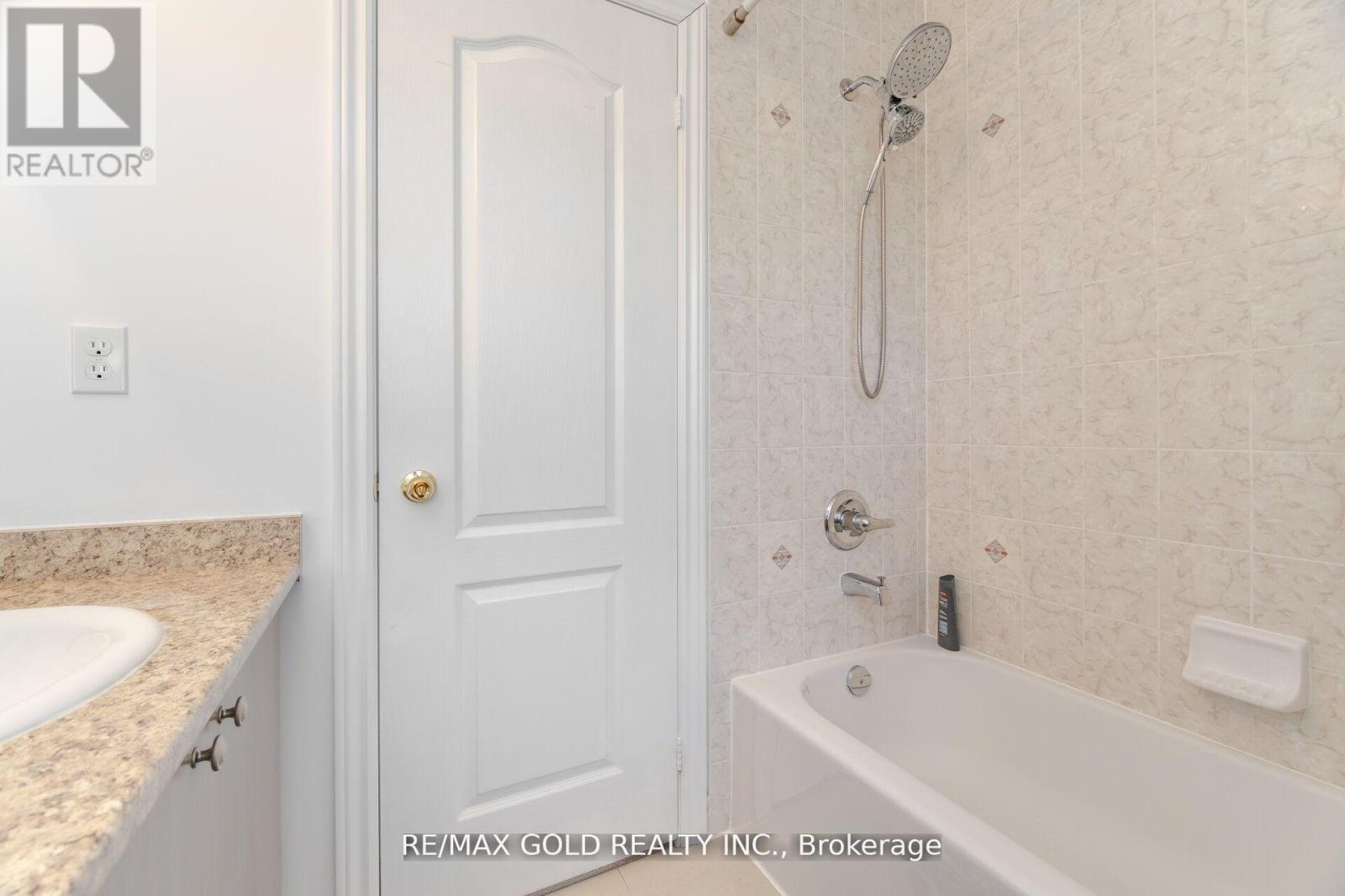2494 Earl Grey Avenue, Pickering, Ontario  L1X 0B9 - Photo 38 - E12412133